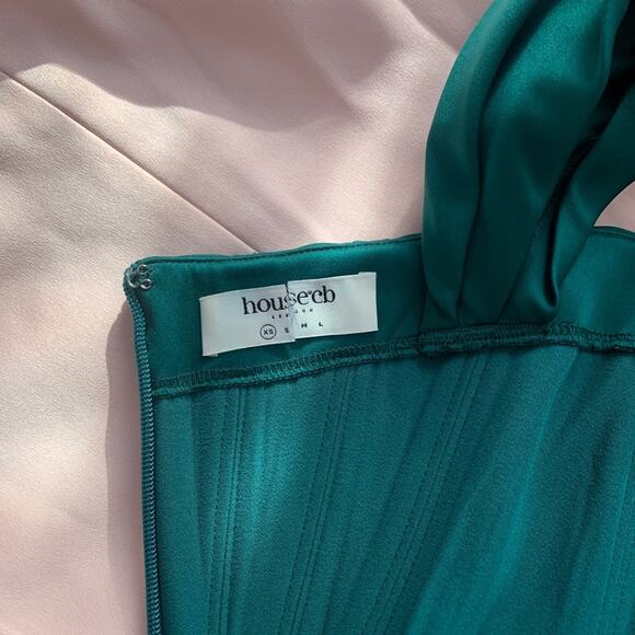 HOUSE OF CB Loretta Emerald Green Off Shoulder Draped Corset Silk Satin Dress - Picture 3 of 15